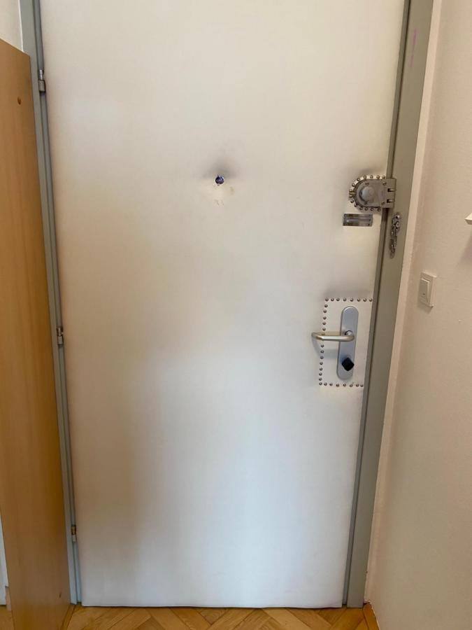 Self Check-In Studio With Wi-Fi And Parking Place Daire Zagreb Dış mekan fotoğraf